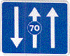 CARRILES RESERVADOS PARA EL TRAFICO EN FUNCION DE LA VELOCIDAD SEALIZADA. Indica que el carril sobre el que est situada la seal de velocidad mnima slo puede ser utilizado por los vehculos que circulen a velocidad igual o superior a la indicada, aunque si las circunstancias lo permiten deben circular por el carril de la derecha. El final de la obligatoriedad de velocidad mnima vendr establecido por la seal S-52 o R-506.